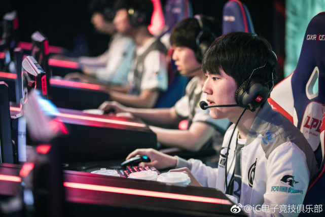 JackeyLove关键时刻刷新纪录，G2助力球队获胜！